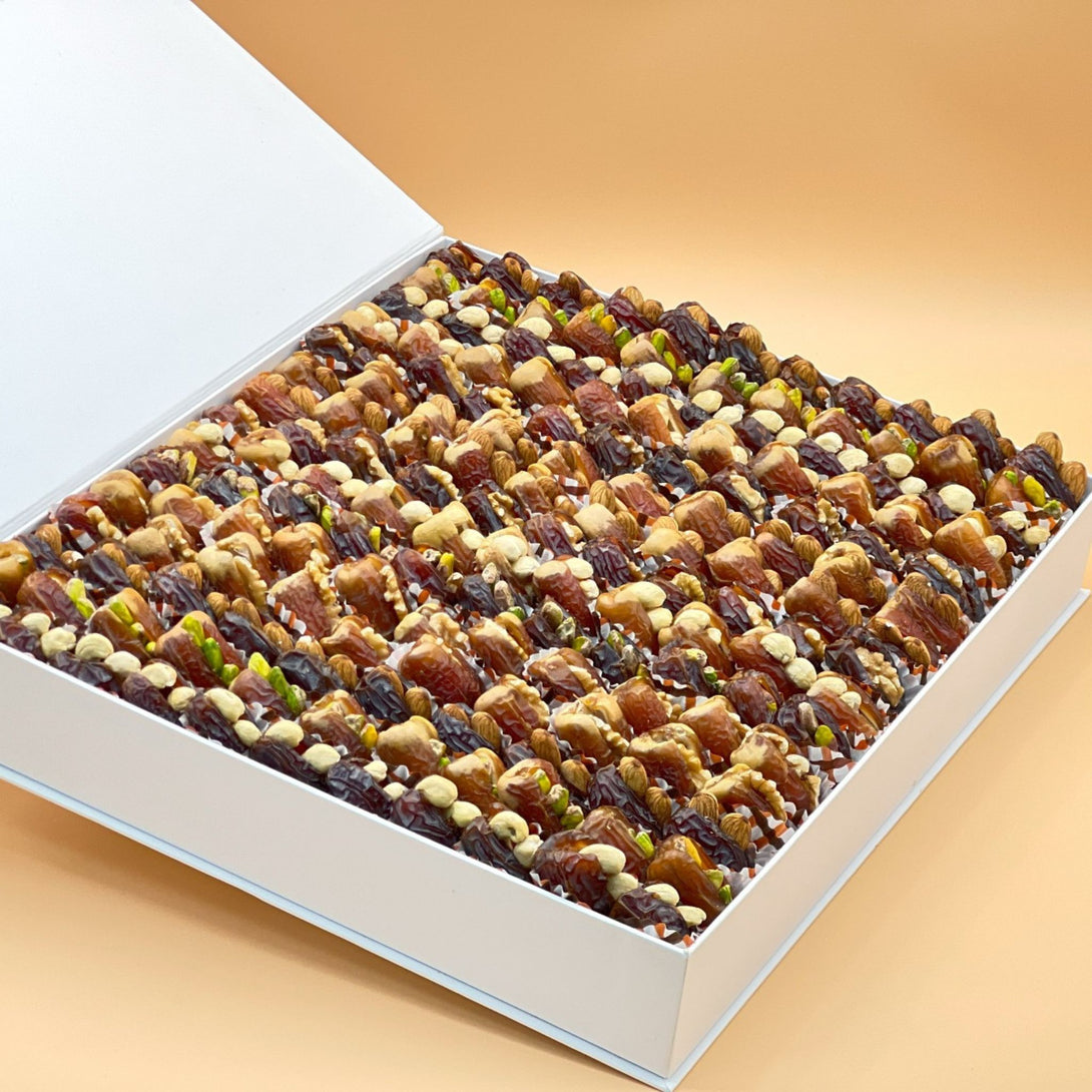 Assorted date nuts box extra large size